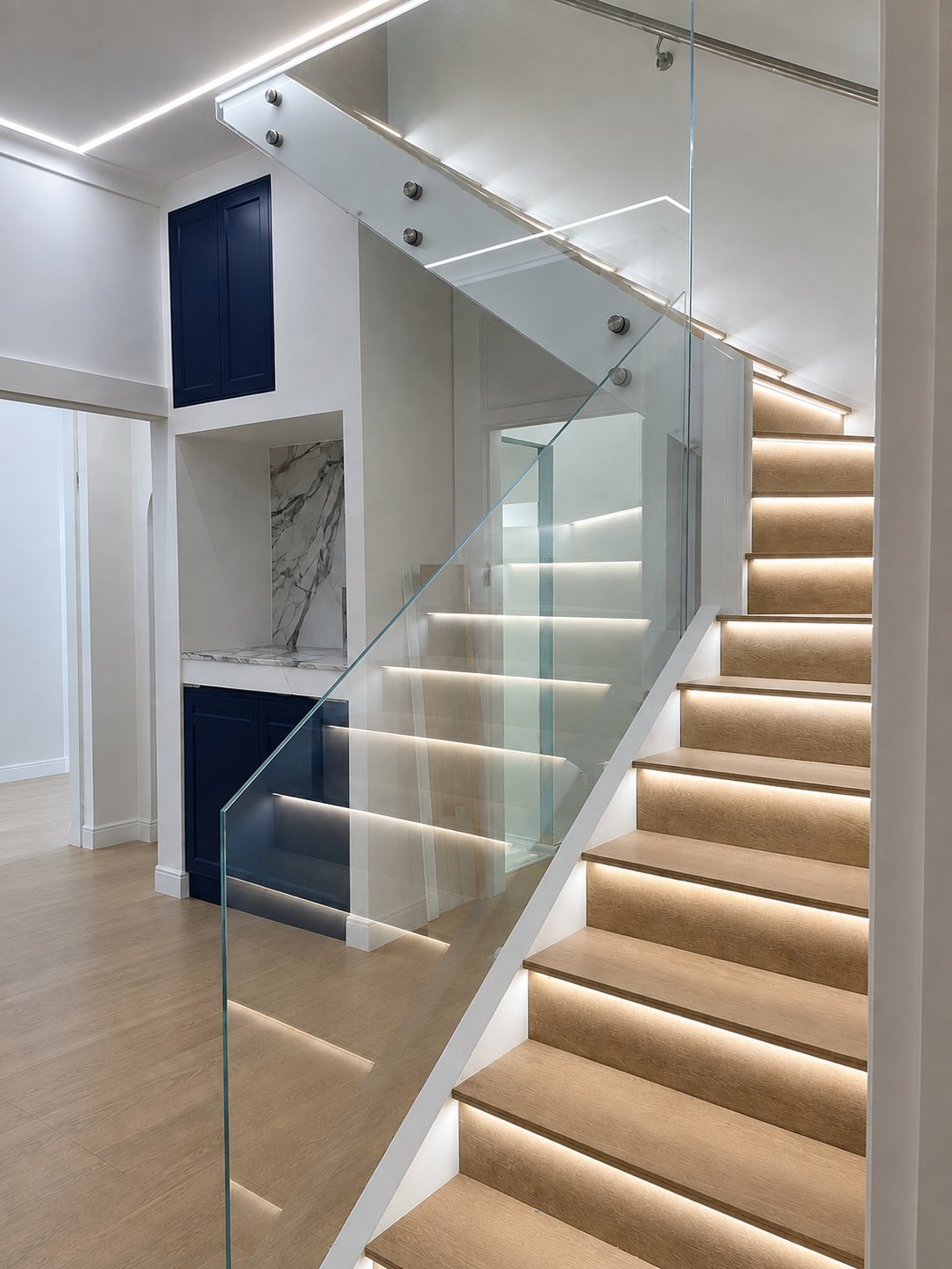 Sapphire low iron glass with standoff fixings - crystal clear, no green edge, LED treads showing through - Low iron (Sapphire) glass stair balustrade - Kirribilli
